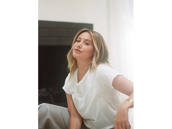 LA Art Show Welcomes Actor, Singer Ashley Tisdale as Celebrity Host for Opening Night Premiere Benefiting St. Jude