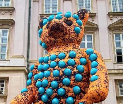 THE BEAR 400x337 1