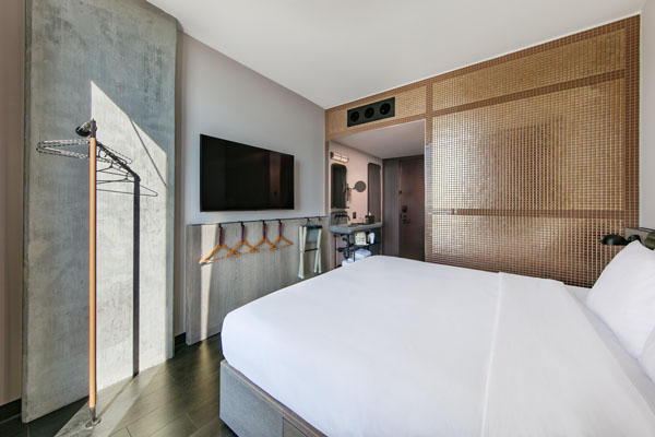 Hotels 3 MoxyKingHero sc3